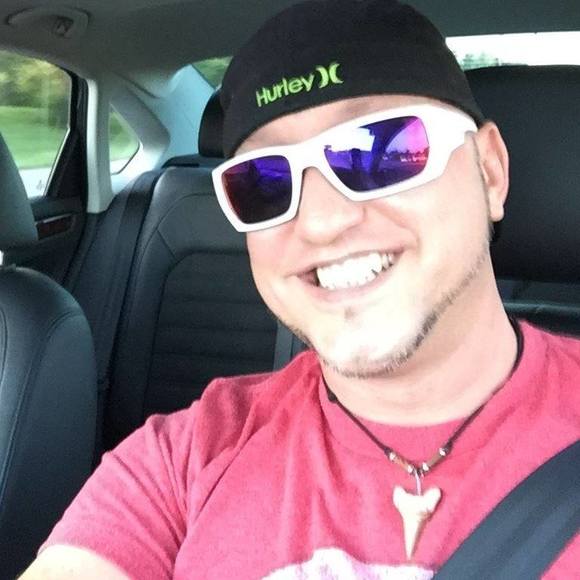 Meet your Posher, Travis - Picture 1 of 1